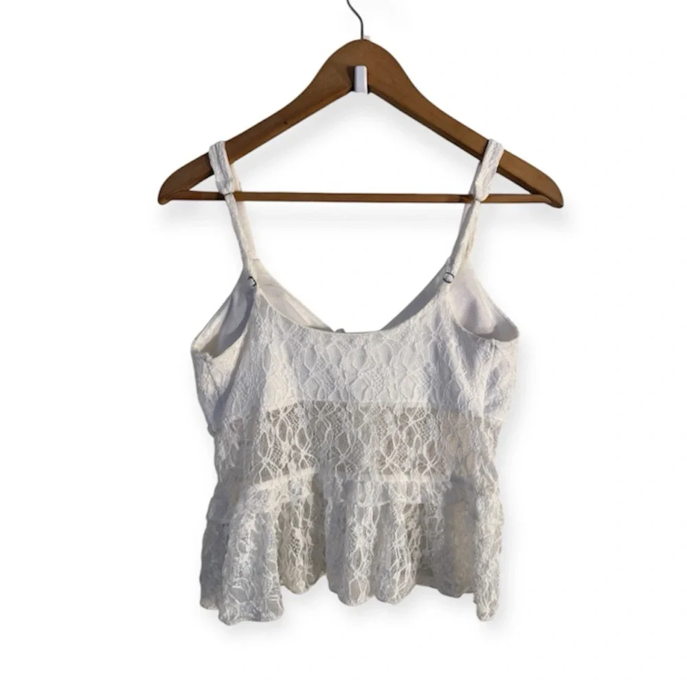 🚫SOLD🚫 Lace Ruffle Top - Picture 5 of 5